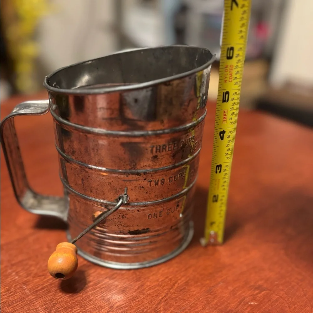 Vintage Jacob Bromwell 3-cup Flour Sifter